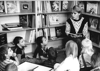 Vorlesen in einer Bibliothek in Chemnitz